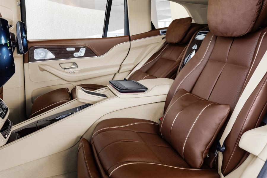 Интерьер Mercedes-Maybach GLS600 4Matic (X167) 2020 года  (WW) (фото 51 из 66)